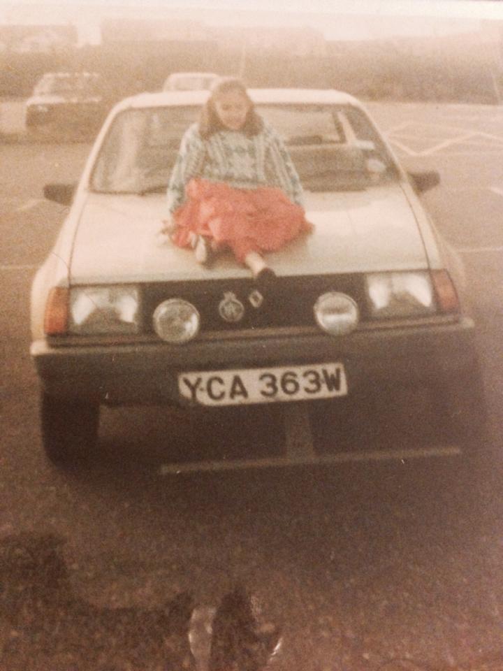 Look at those lights on the car. Oh and that hideous jumper I'm wearing!