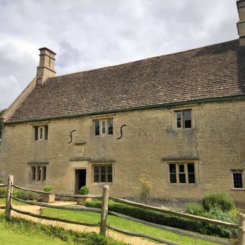 Picture of the front of Woolsthorpe Manor